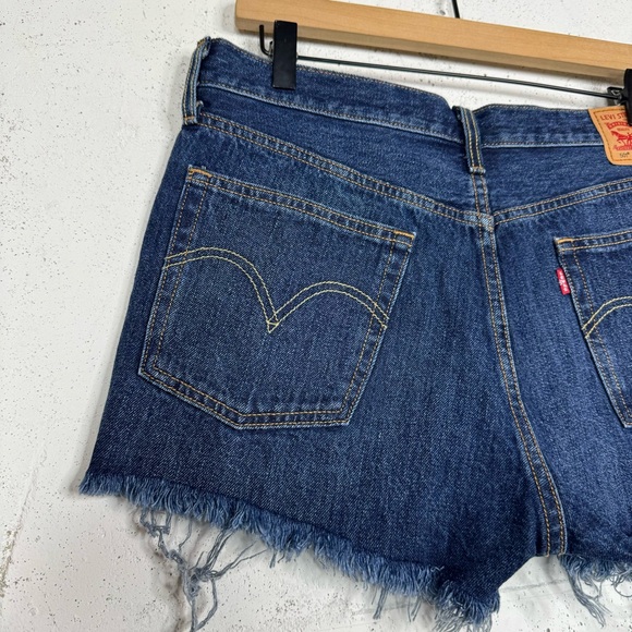 Levi’s Button Fly Cutoff Jean Shorts Denim Mid Rise Raw Hem Distressing 30 - Picture 6 of 8